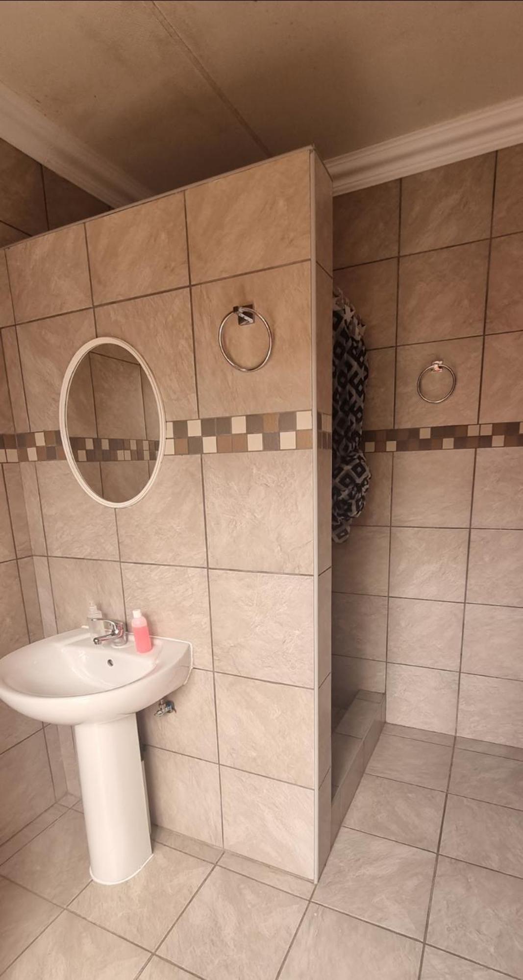 Stay At Home Airport Lodge Kempton Park Exterior foto